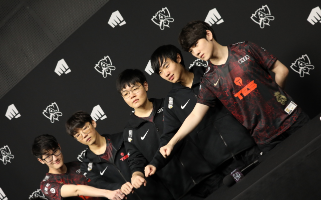 少土壤表面 少土壤表面